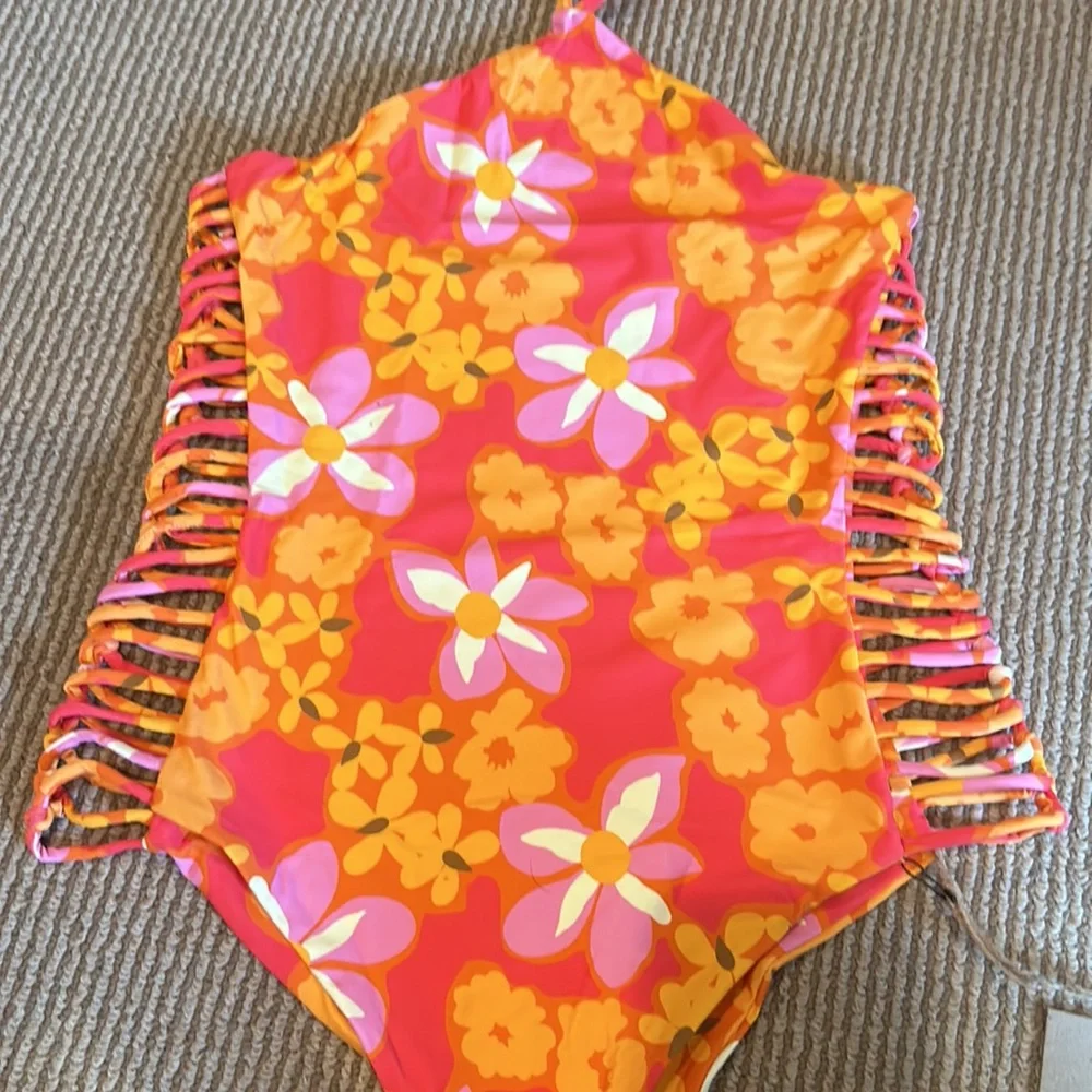 NWT FP x STONE FOX SWIM fella one piece in lei lei print size medium